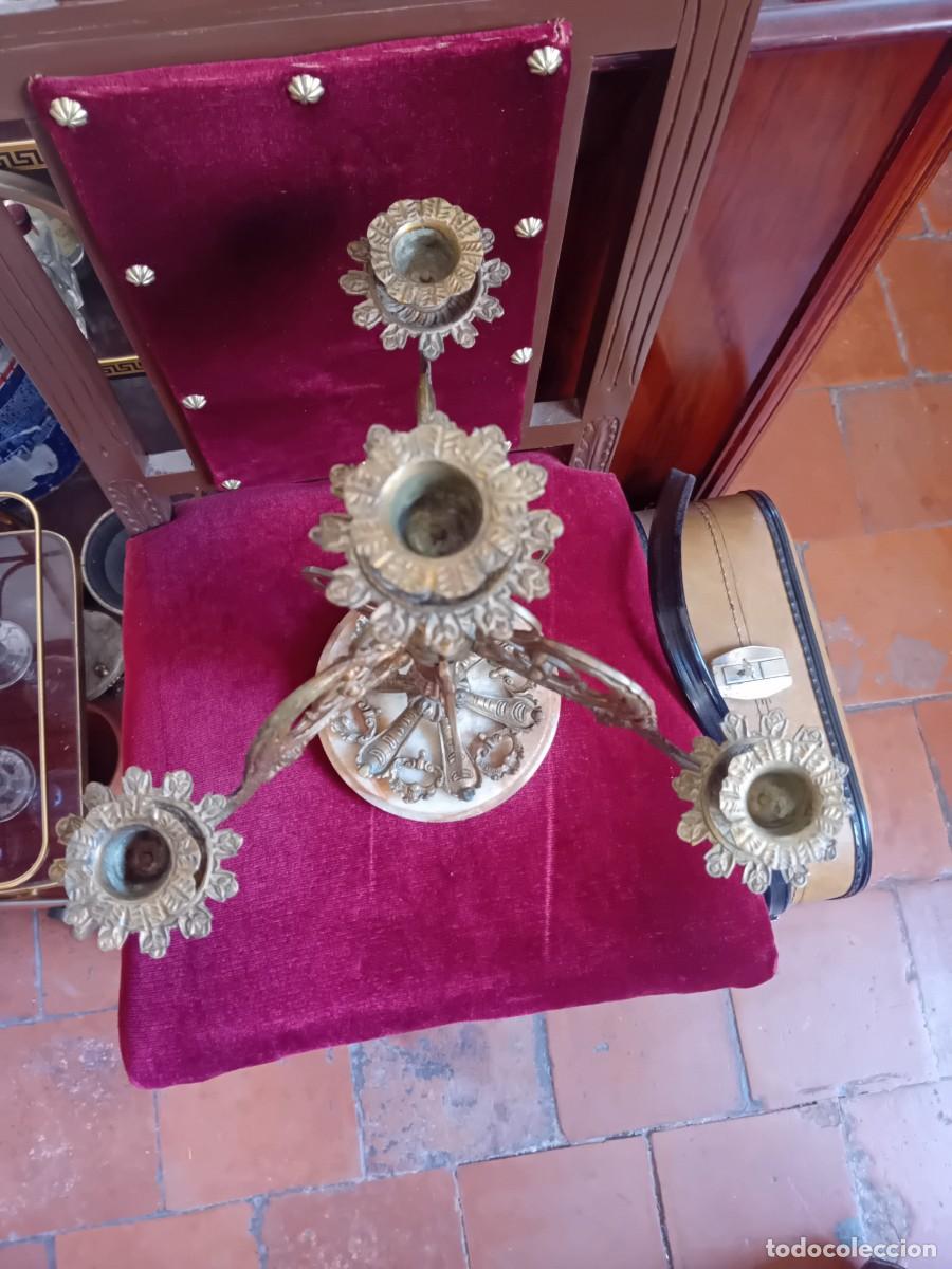 Antig&uuml;edades: Candelabro de bronce con tres brazos d&eacute;cada de los 40/50 - Foto 6