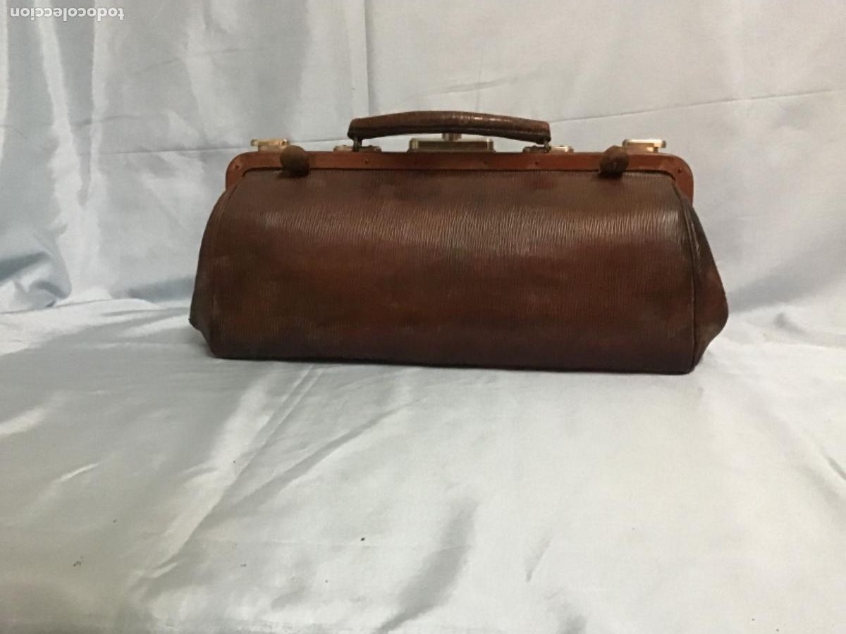 Antig&uuml;edades: ANTIGUO MALET&Iacute;N DE M&Eacute;DICO
