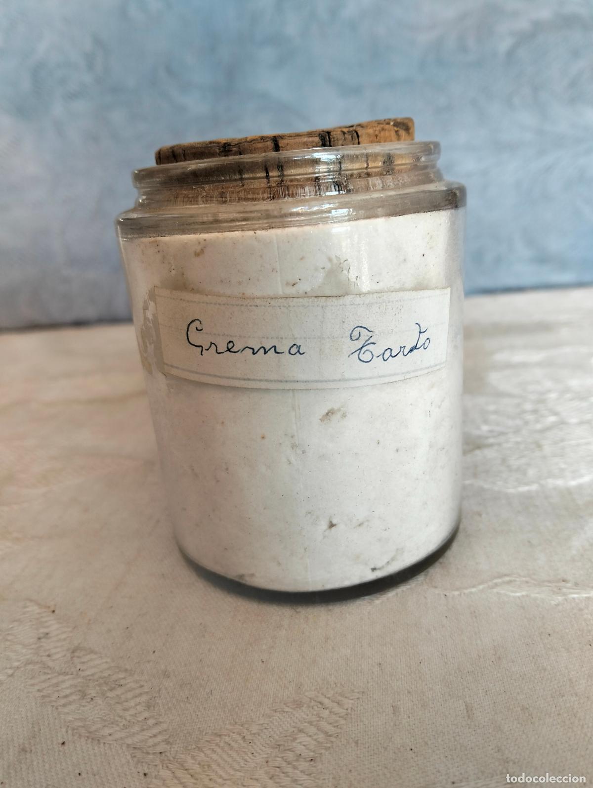 Antig&uuml;edades: Tarro bote antiguo de cristal transparente con etiqueta crema tarto zarto blanca tapa corcho a&ntilde;os 50