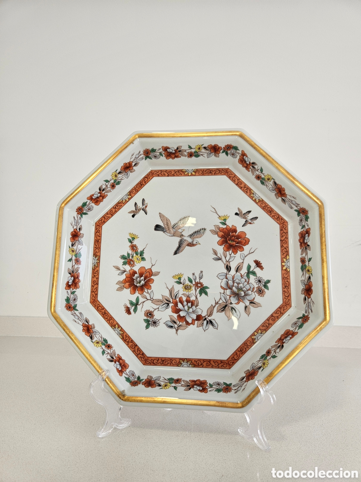 Antig&uuml;edades: Travessa / Covilhete grande em porcelana Vista Alegre Magn&oacute;lia &ndash; 31,5 cm