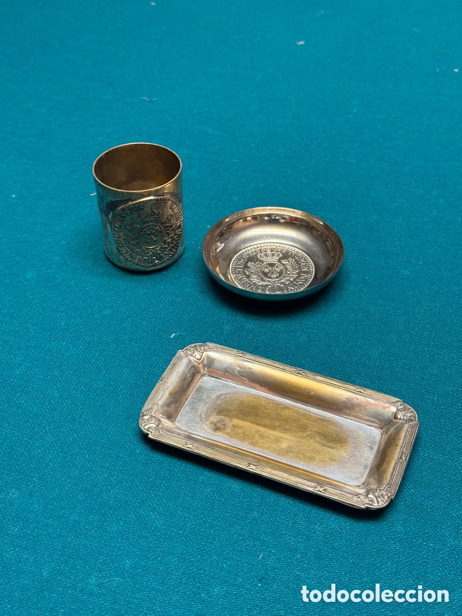 Antig&uuml;edades: Set de escritorio/fumador vintage &ndash; R&eacute;plicas de monedas &Eacute;cu francesas (1722 - 1788)