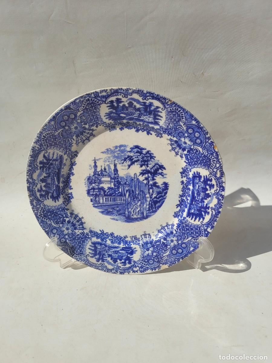 Antig&uuml;edades: Plato de cer&aacute;mica antigua fabricada por la prestigiosa f&aacute;brica La Cartuja de Sevilla (Pickman)