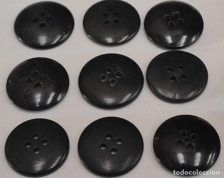 Antig&uuml;edades: LOTE DE 9 BOTONES ANTIGUOS, 21 MM - Foto 2