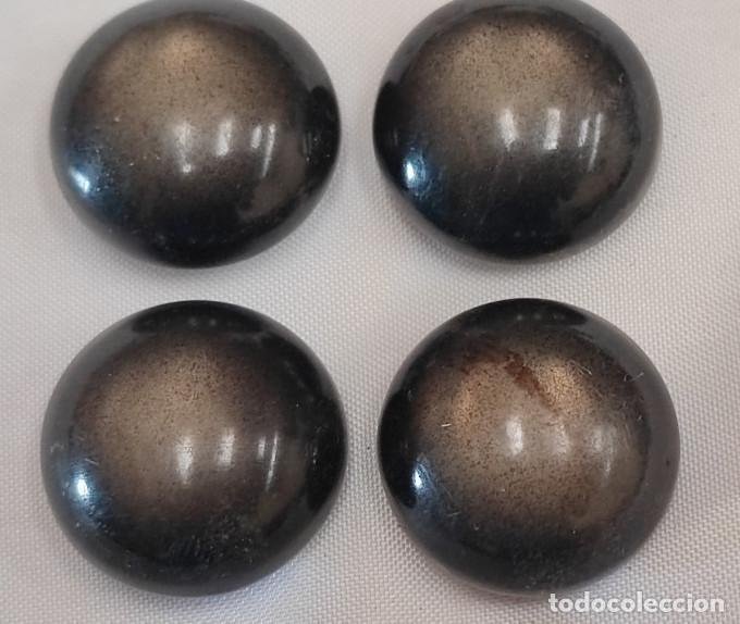 Antiquit&auml;ten: JUEGO DE 4 BOTONES ANTIGUOS, 24 MM