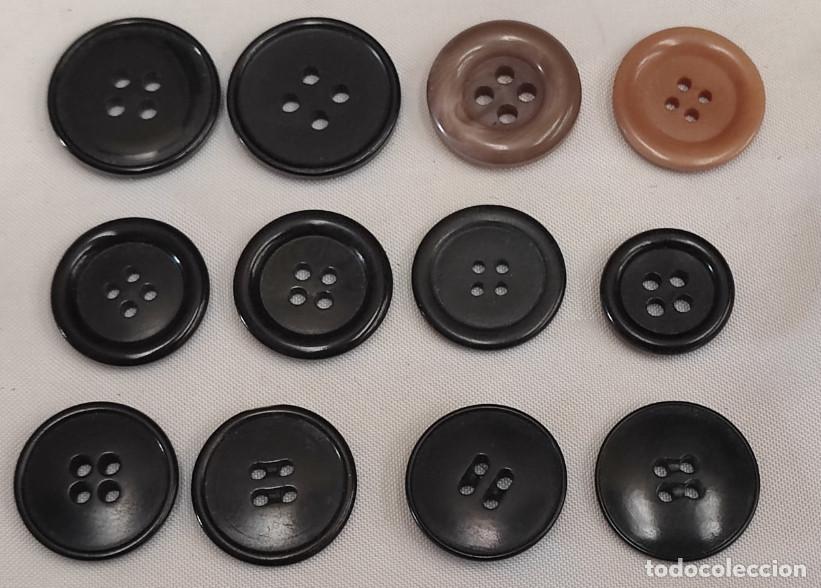 Oggetti Antichi: JUEGO DE 12 BOTONES ANTIGUOS