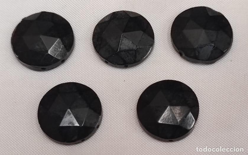 Oggetti Antichi: JUEGO DE 5 CUENTAS DE AZABACHE PARA PULSERA O SIM. JOYERIA, SIGLO XIX, 17 MM