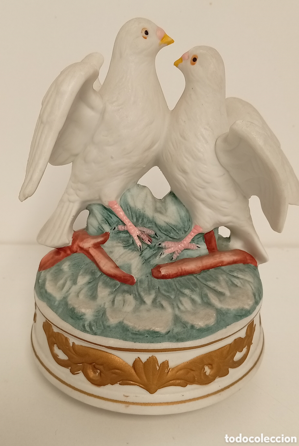 Antig&uuml;edades: .PORCELANA DE UNA PAREJA DE PALOMAS CON MUSICA