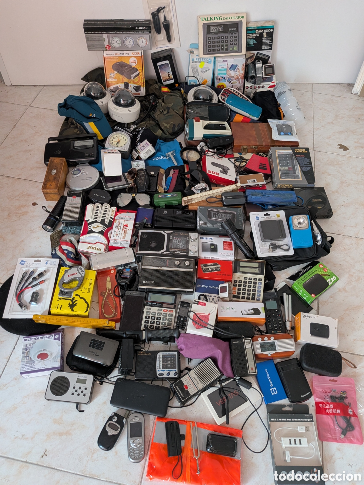 Antiquit&eacute;s: LOTE SUPERVIVENCIA RADIOS LINTERNAS C&Aacute;MARAS MOVILES