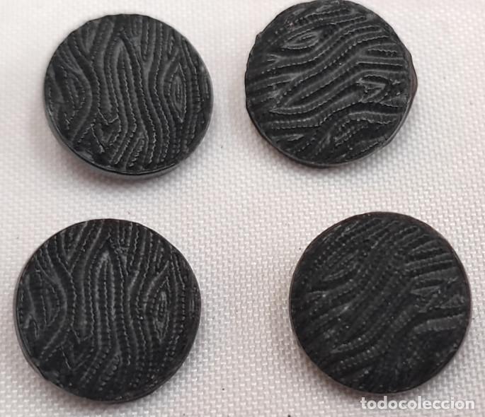 Antiquit&auml;ten: JUEGO DE 4 BOTONES ANTIGUOS DE AZABACHE, SIGLO XIX