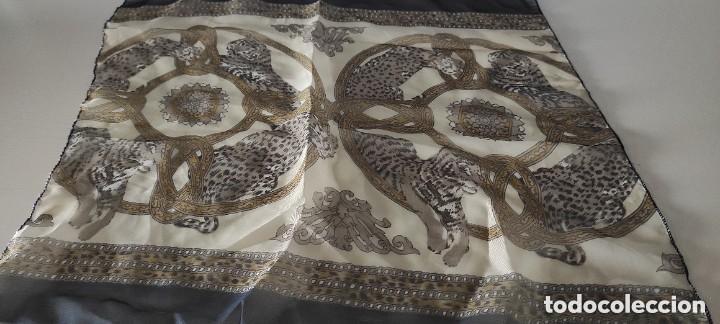 Antig&uuml;edades: PA&Ntilde;UELO SEDOSO CON LEOPARDOS - Foto 2
