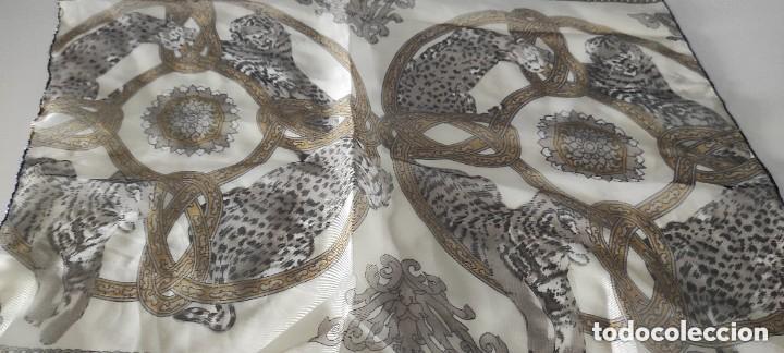 Antig&uuml;edades: PA&Ntilde;UELO SEDOSO CON LEOPARDOS - Foto 4