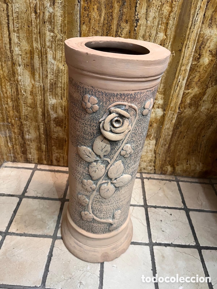 Antig&uuml;edades: Pedestal o macetero de barro cocido