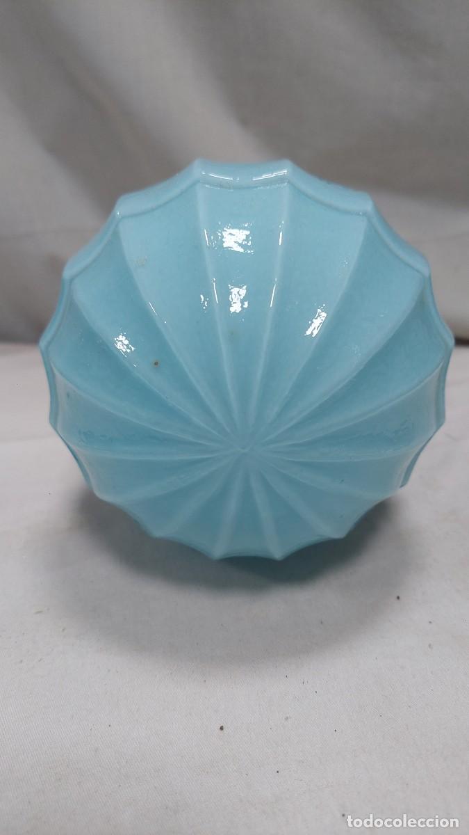 Antig&uuml;edades: Tulipa de opalina azul claro modernista - Foto 2