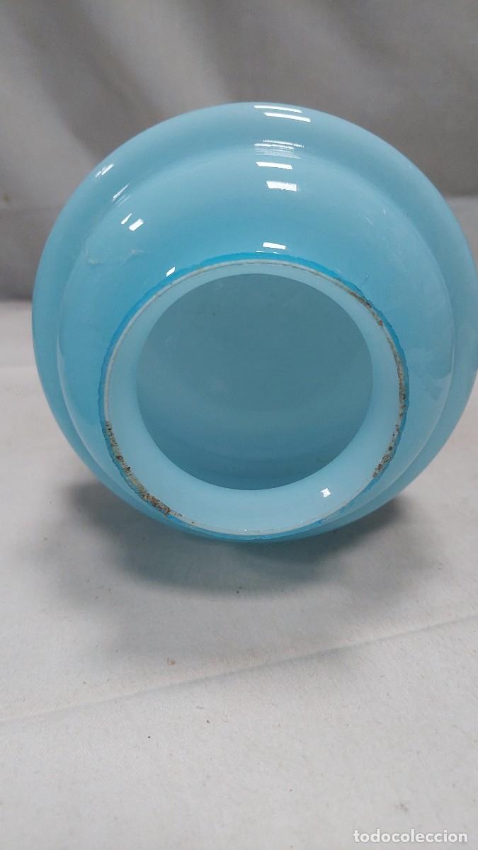 Antig&uuml;edades: Tulipa de opalina azul claro modernista - Foto 3