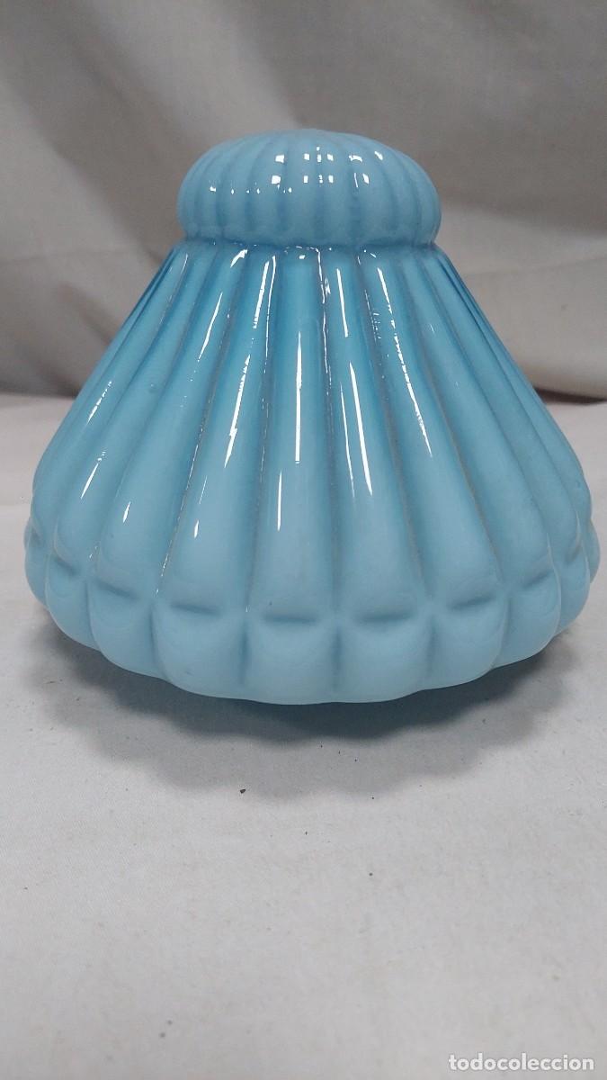 Oggetti Antichi: Tulipa de opalina azul claro modernista