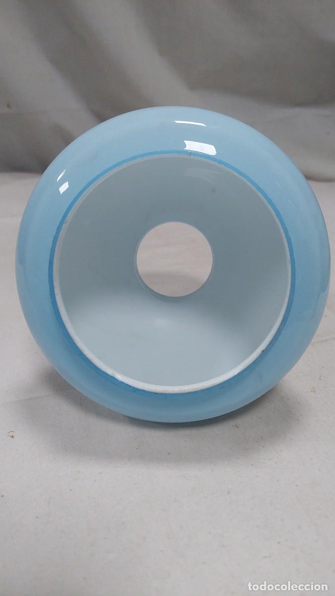 Antig&uuml;edades: Tulipa de opalina azul claro modernista - Foto 3