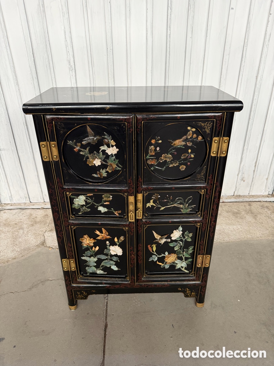 Antiques: comoda oriental lacado pintado