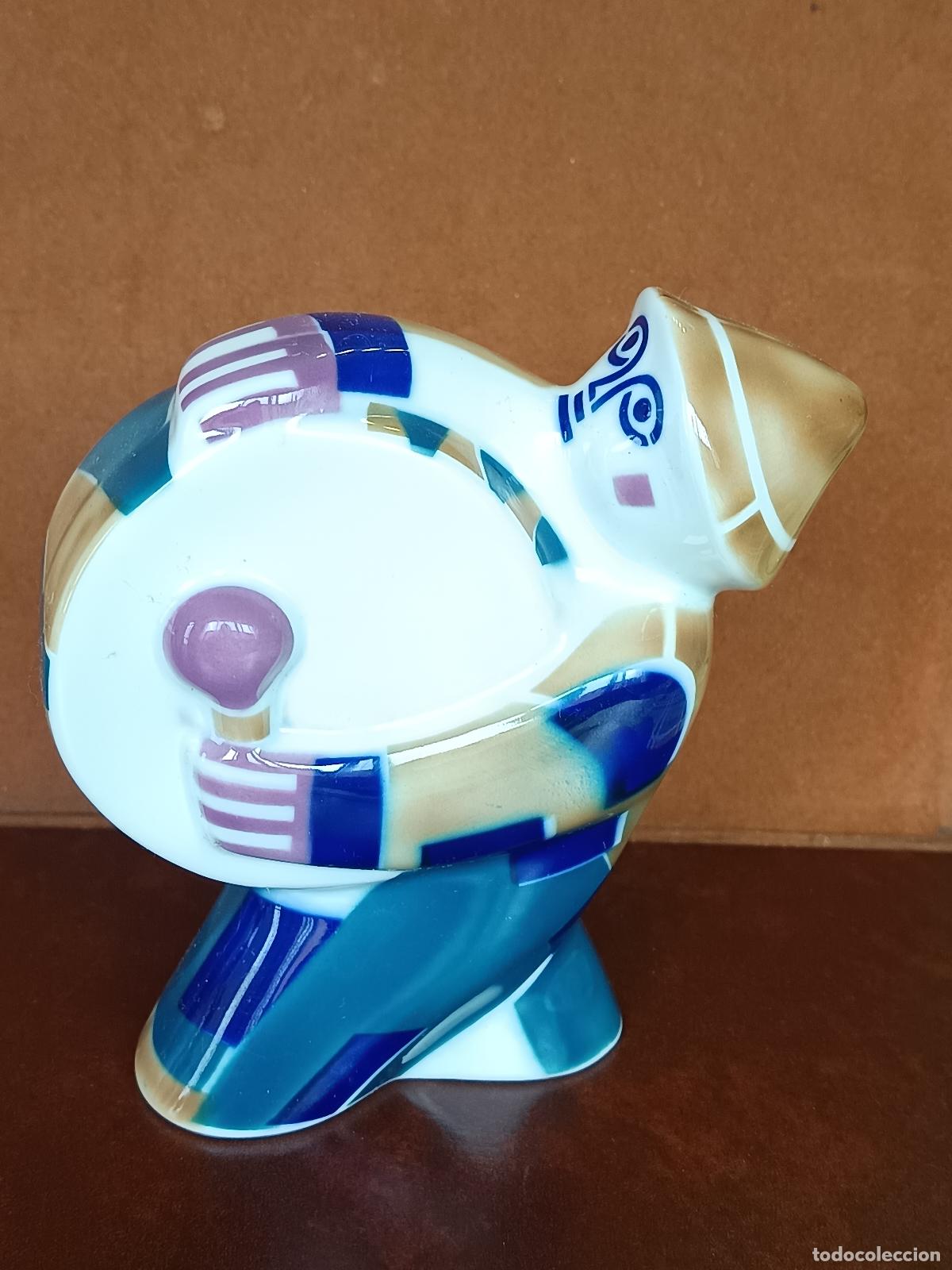 Antig&uuml;edades: FIGURA EL HOMBRE DEL TAMBOR DE PORCELANA DE SARGADELOS, 60 ANIVERSARIO DE CAIXA OURENSE, 1993,