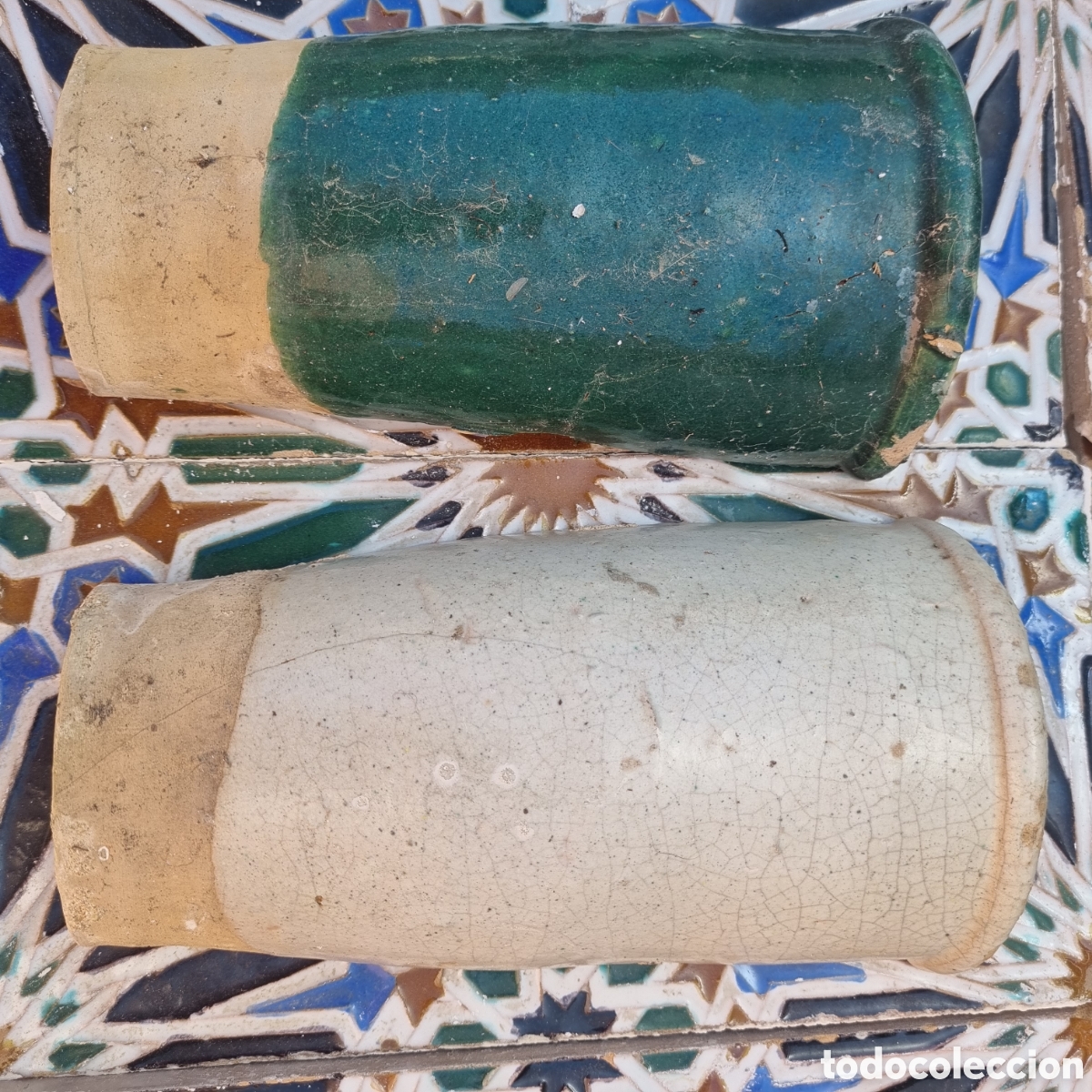 Antig&uuml;edades: Tejas vidriadas ceramica de Triana