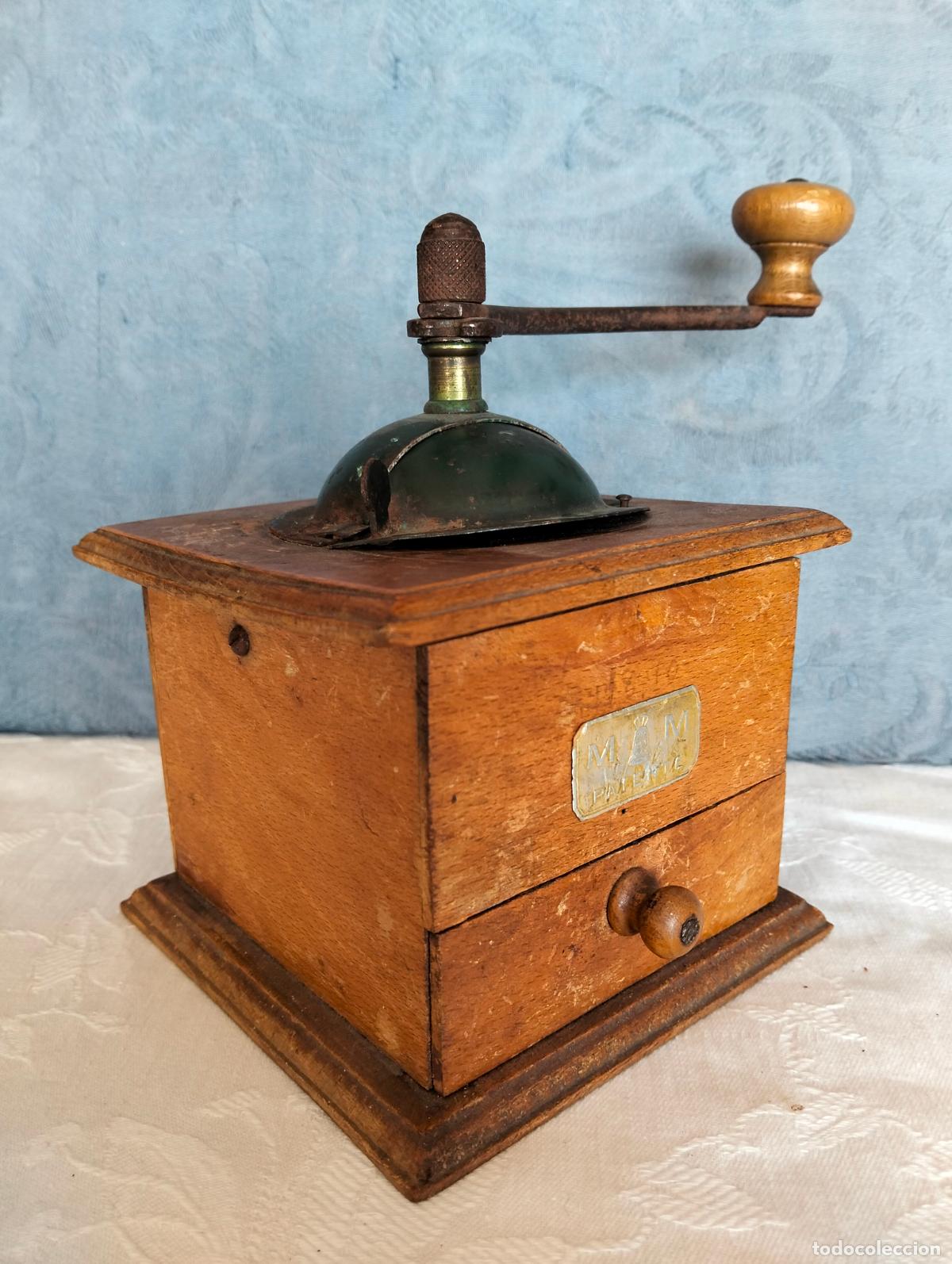 Antig&uuml;edades: Antiguo molinillo de caf&eacute; molino manual de madera y metal decorativo marca M.M a&ntilde;os 50