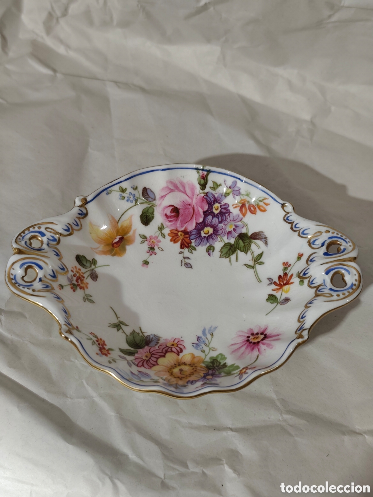 Antig&uuml;edades: Peque&ntilde;a fuente de porcelana antigua, posiblemente Royal Crown Derby