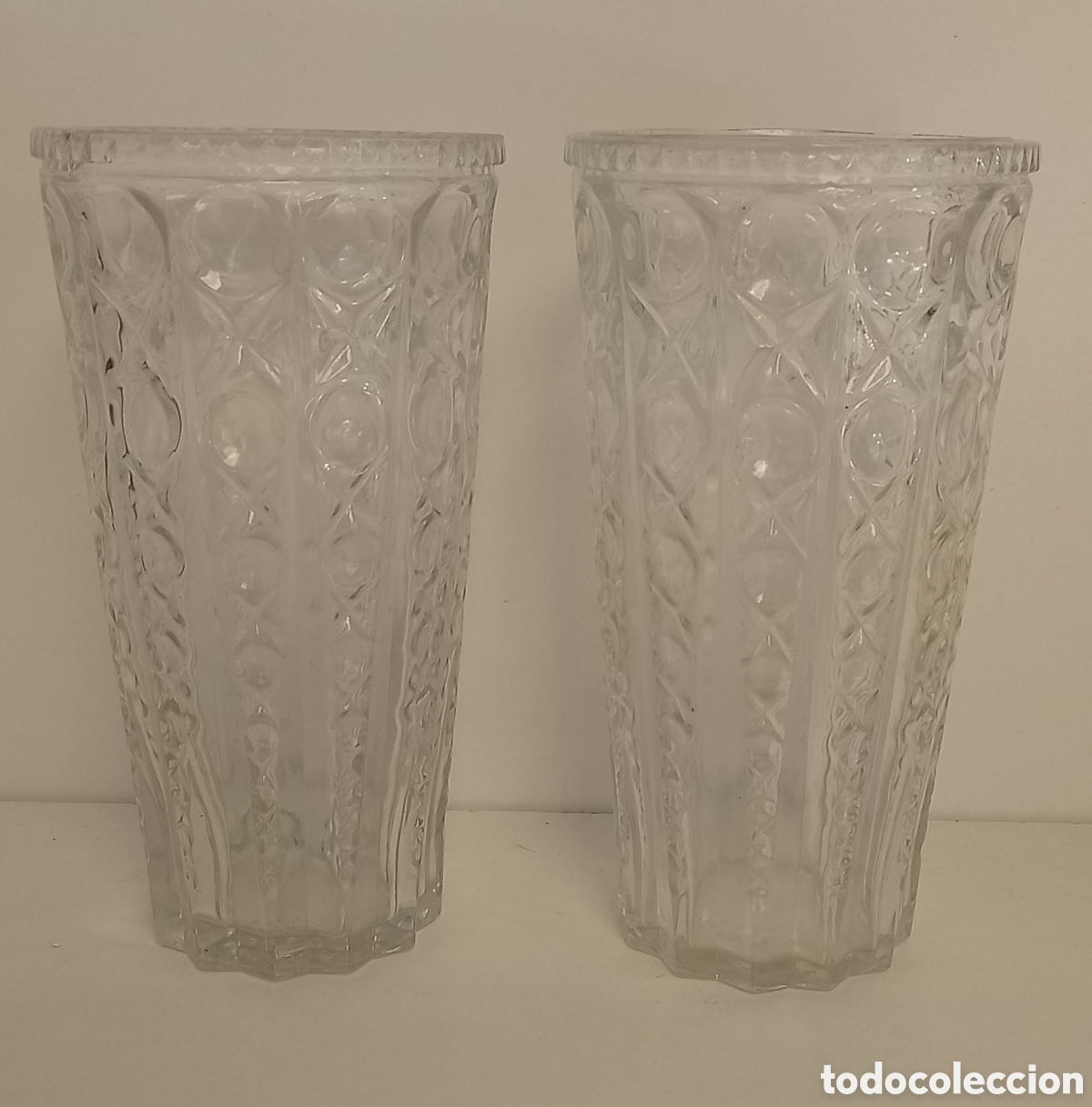 Antig&uuml;edades: .JARRONES FLORERO DE CRISTAL PRENSADO TRANSPARENTE