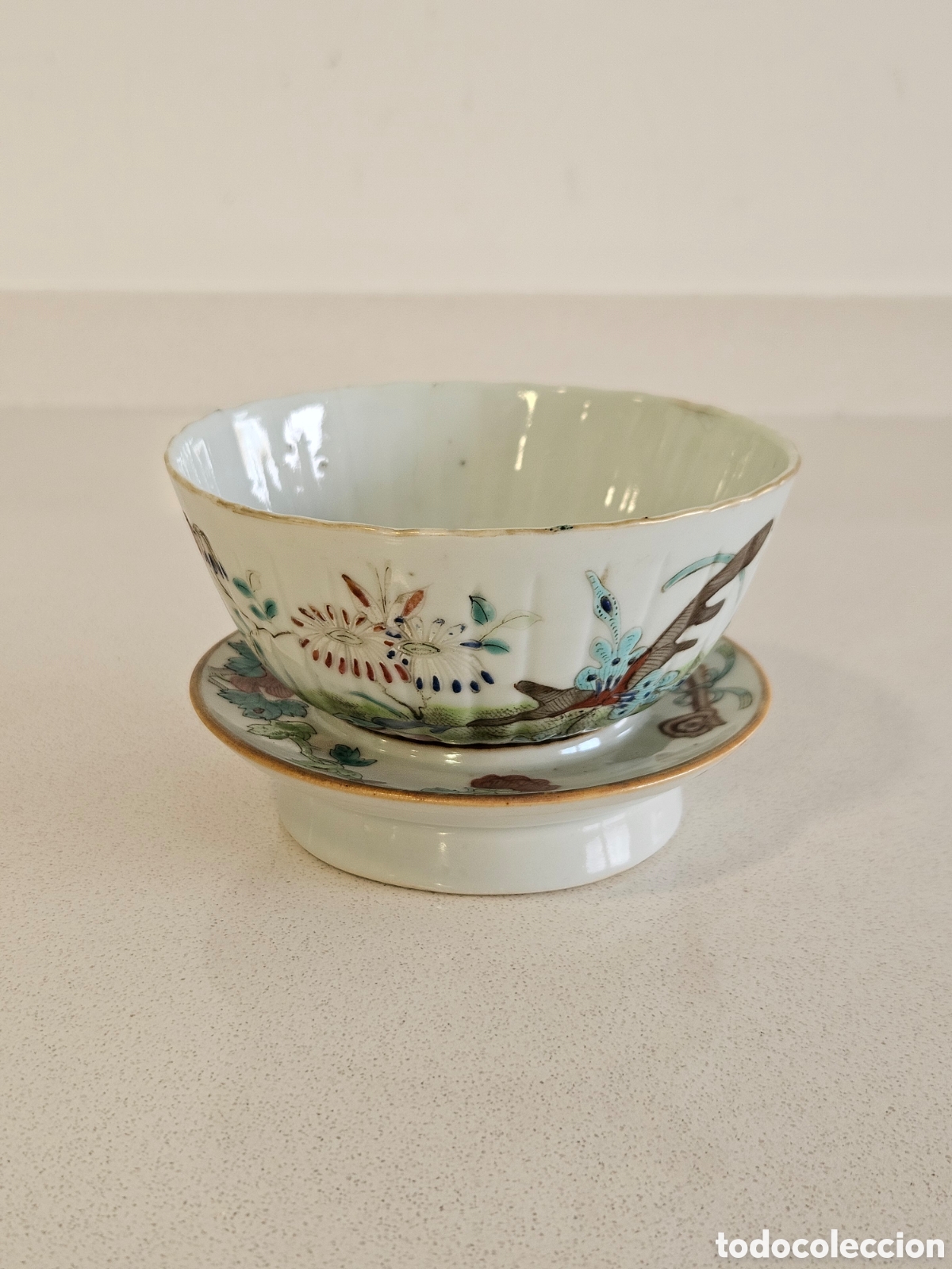 Antig&uuml;edades: Ta&ccedil;a e Suporte em Porcelana Oriental S&eacute;c. XIX - Pintada &agrave; M&atilde;o