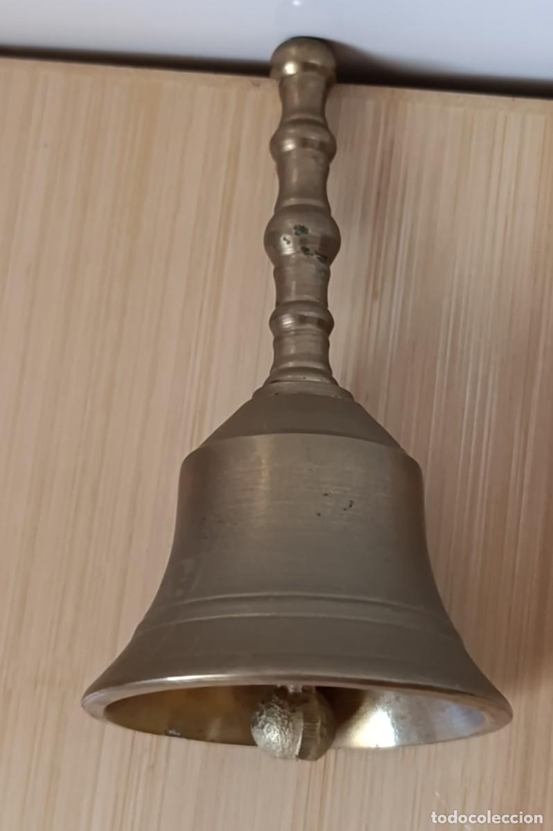 Antig&uuml;edades: Campanilla de Mesa en Bronce Mango Torneado - Foto 5