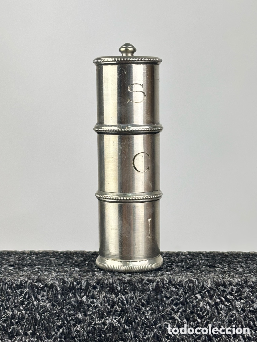 Antig&uuml;edades: CRISMERA LIT&Uacute;RGICA DE TORRE DE TRES CUERPOS