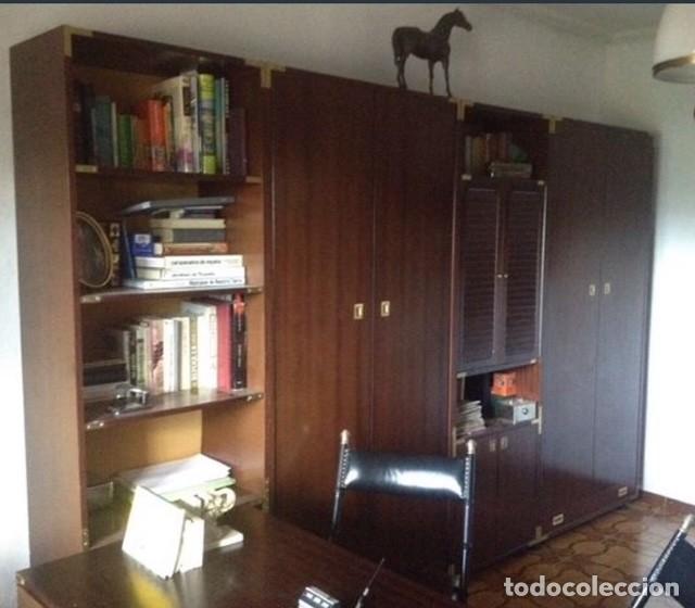 Antiguidades: ARMARIO DE MADERA DE 4 CUERPOS CON DOS CAMAS EMPOTRADAS
