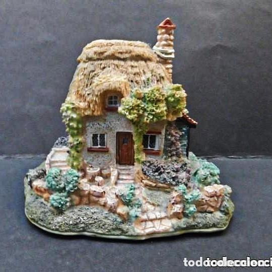 Antiguidades: CASA DE CAMPO INGLESA - COTAGGE DE RESINA PINTADA. MED. 9 X 10,5 CMS. GRAN BRETA&Ntilde;A
