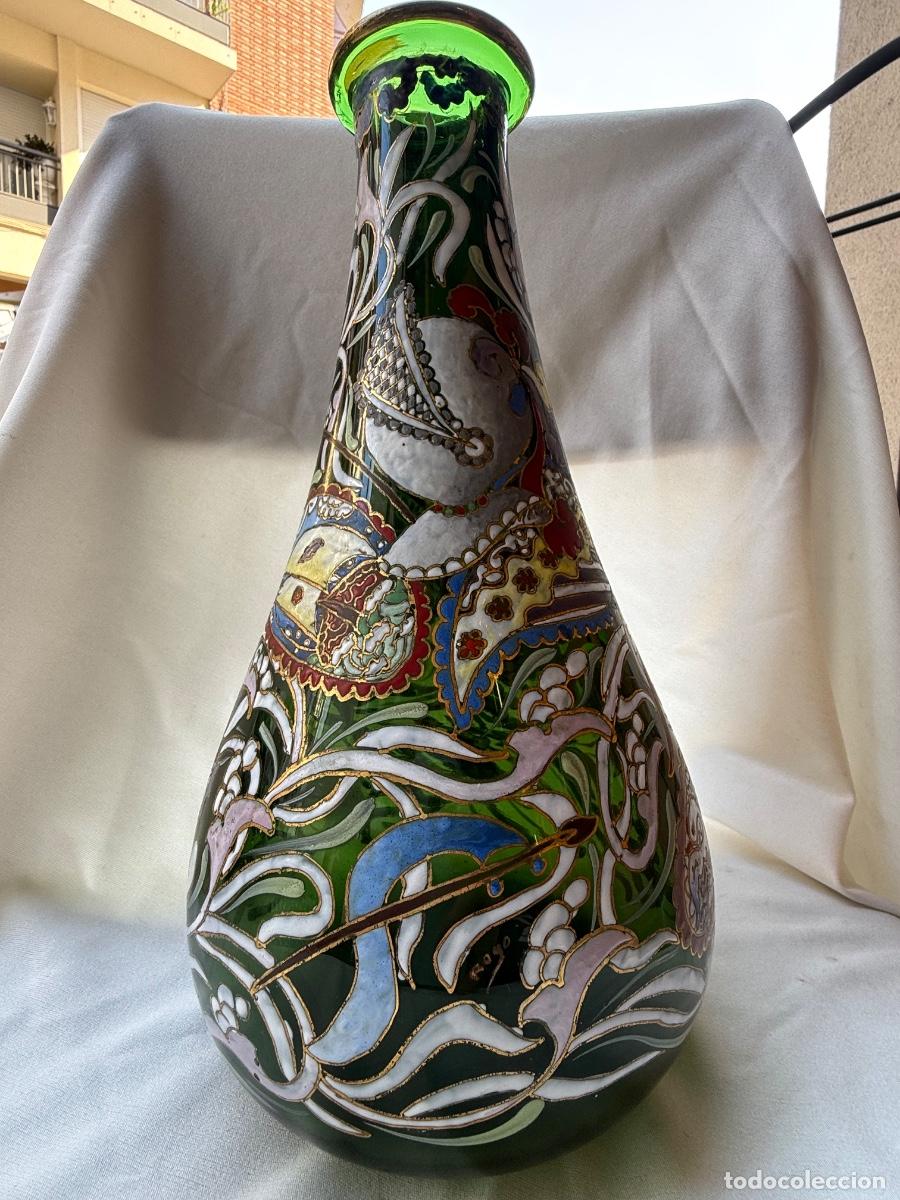 Antig&uuml;edades: Excepcional jarron cristal esmaltado firmado ROYO. Preciosos motivos heraldicos. 30cms alto