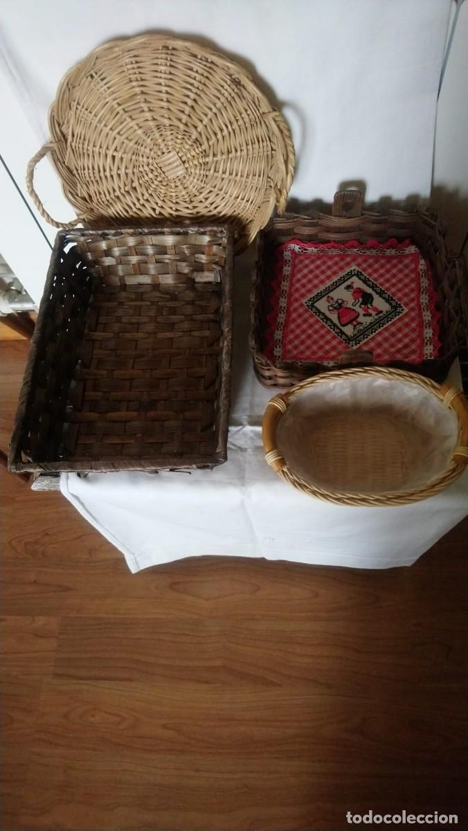 Antiquit&eacute;s: 4 bandejas mimbre y trazas de casta&ntilde;o