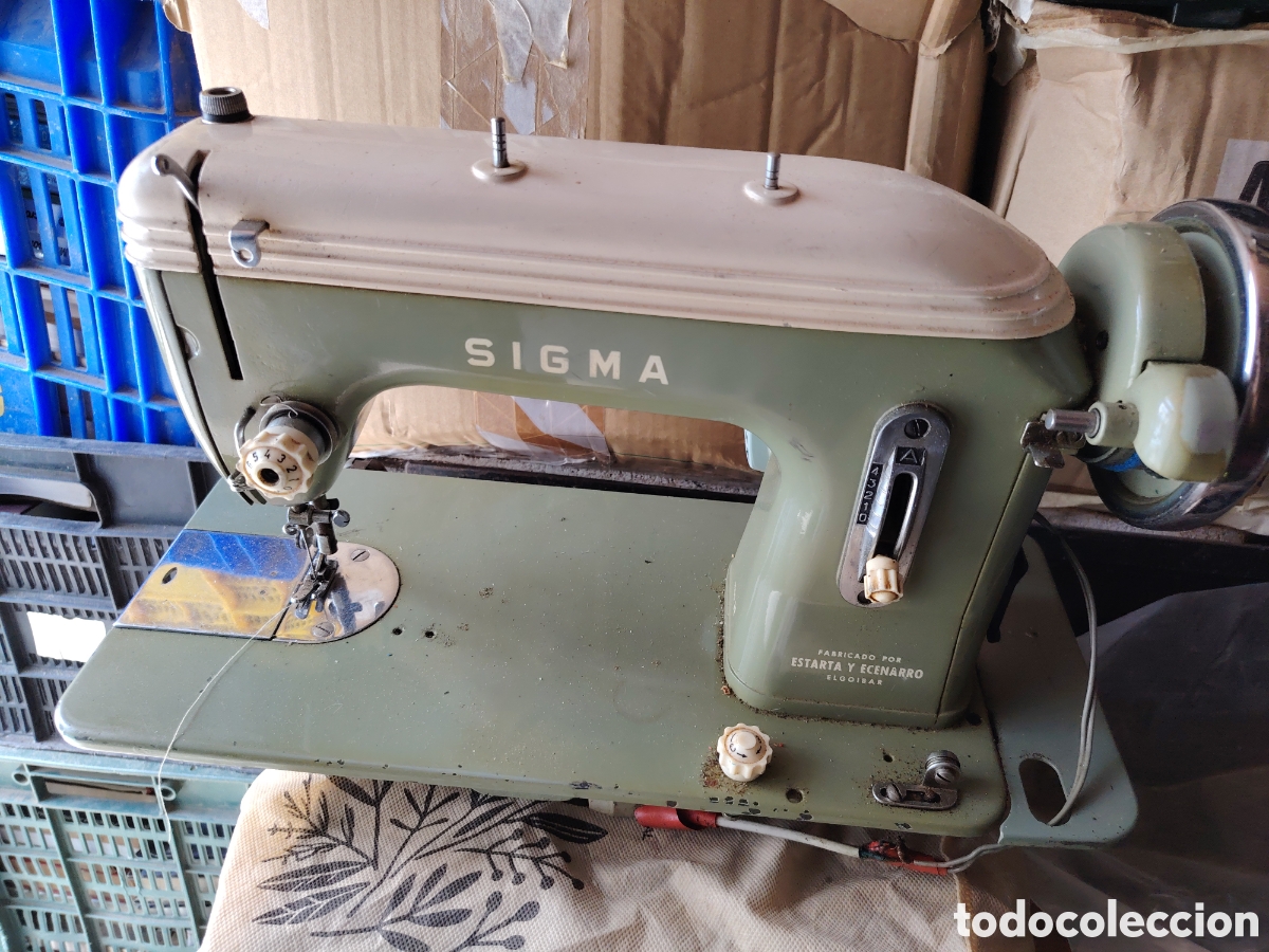 Antig&uuml;edades: Antigua m&aacute;quina de coser sigma