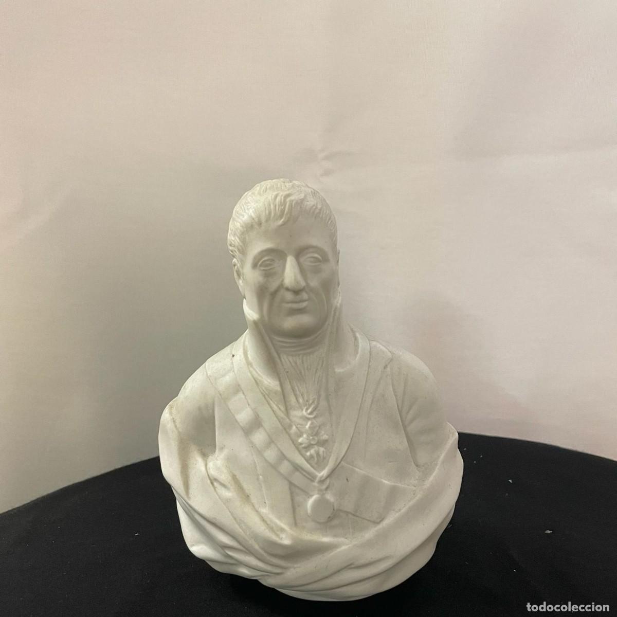 Antig&uuml;edades: Peque&ntilde;os bustos decorativos en cer&aacute;mica biscuit que representan a personajes ilustres del siglo XIX