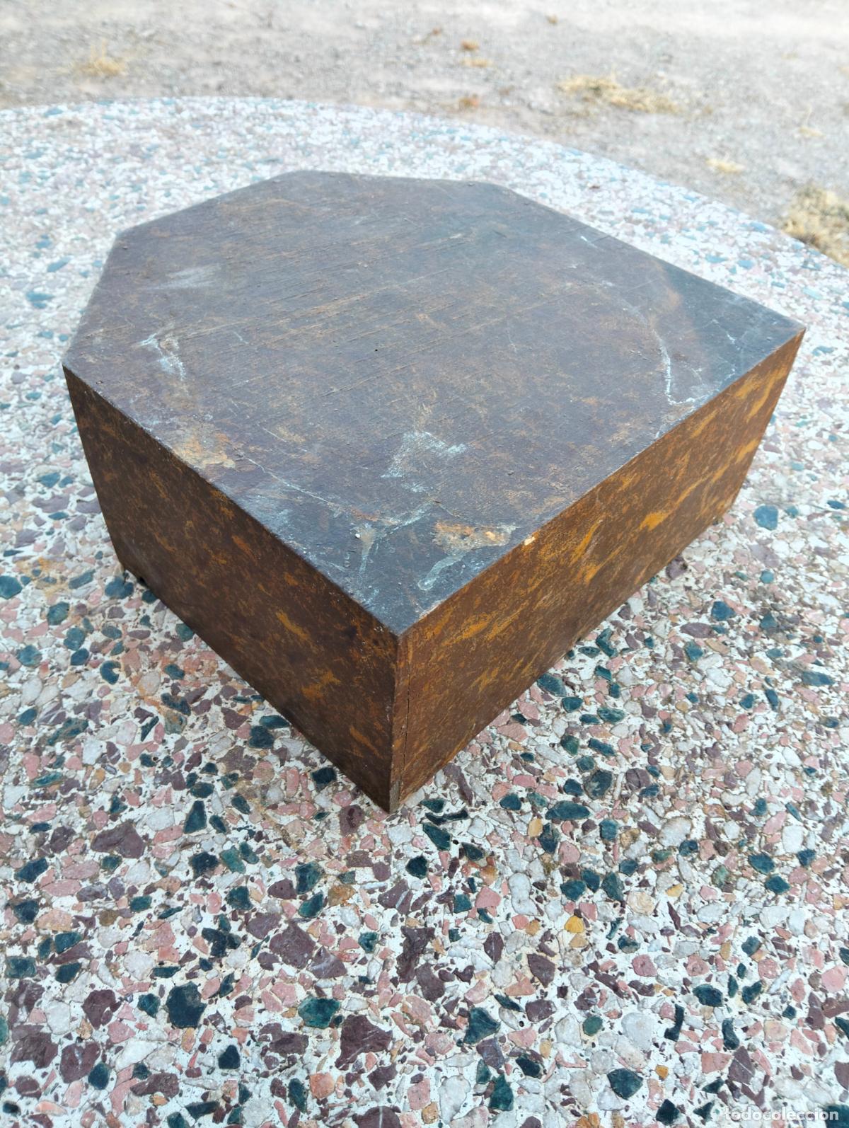 Antiques: Antigua peana de madera procedente de altar o para imagen religiosa pintada a&ntilde;os 40
