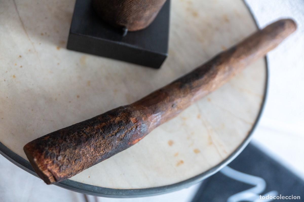 Antig&uuml;edades: Mortero de madera muy antiguo con pil&oacute;n y base. - Foto 7