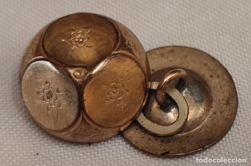 Antiques: BOTON ANTIGUO METALICO