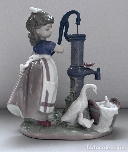 Antig&uuml;edades: Figura de porcelana Lladro de ni&ntilde;a de verano