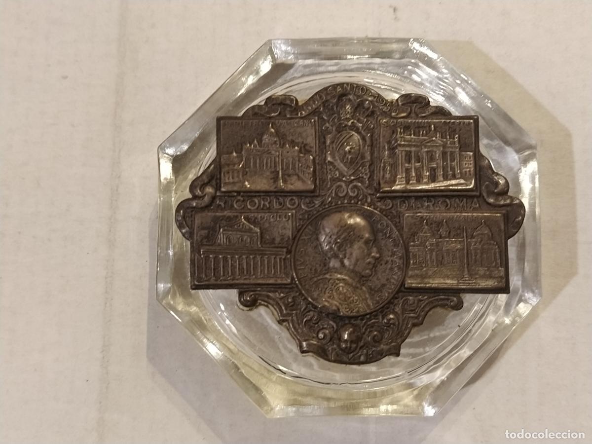 Antiquit&eacute;s: PISAPELES CON ADORNO METALICO RELIGIOSO - RICORDO DI ROMA - EL SANTO PAPA -VER FOTOS