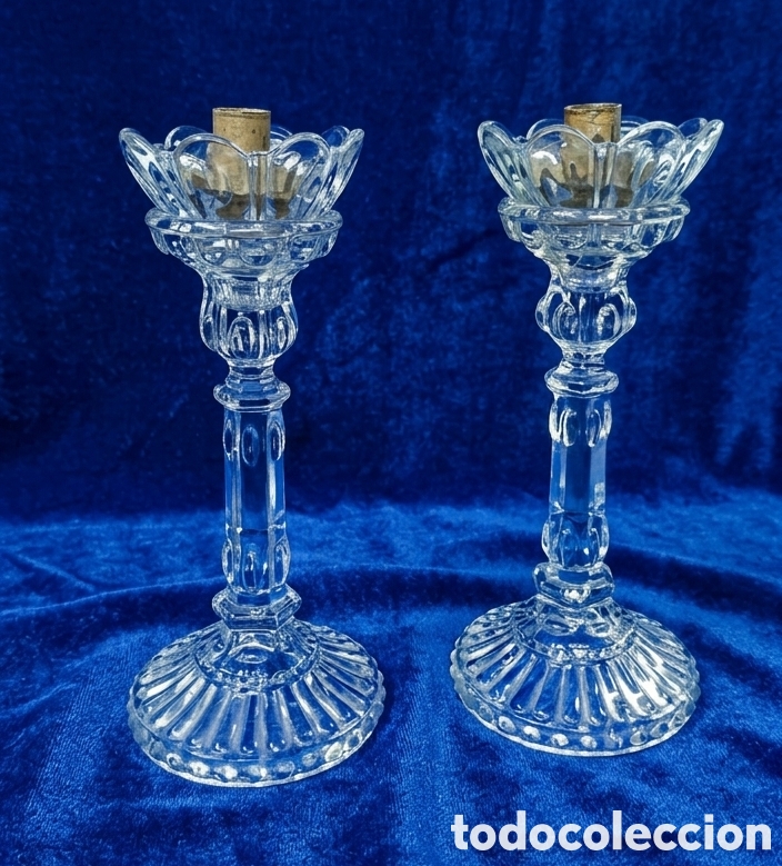 Antig&uuml;edades: Candelabros de cristal prensado &ndash; Siglo XIX