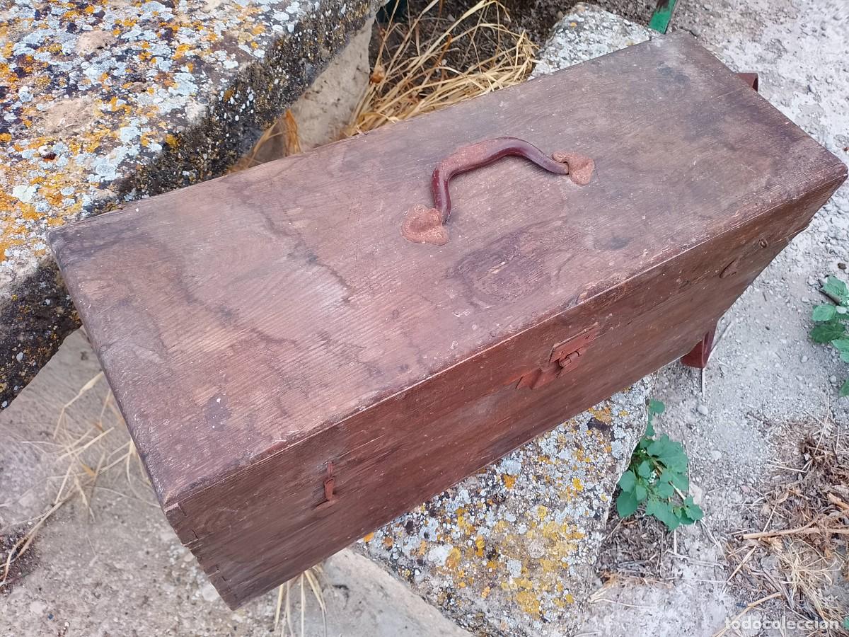 Antig&uuml;edades: Antigua caja de herramientas de madera - Foto 3