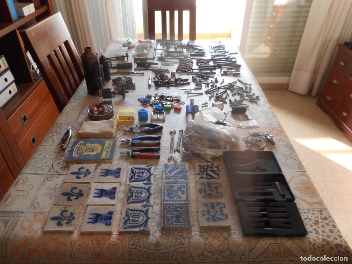 Antig&uuml;edades: lote de antiguedades y varios