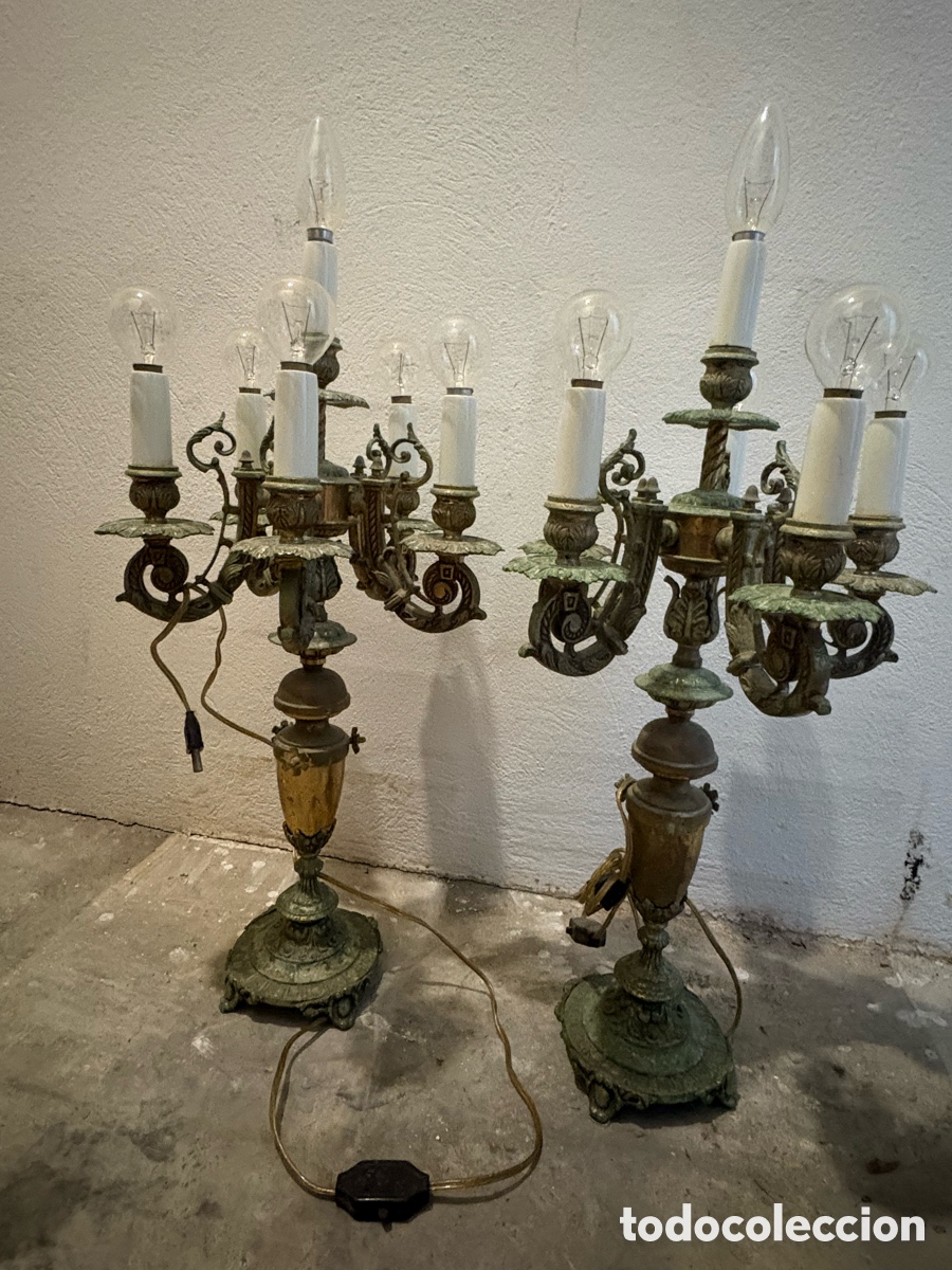 Antig&uuml;edades: Pareja de l&aacute;mparas antiguas de sobremesa estilo Luis XV &ndash; Candelabros de 5 luces en bronce/calamina