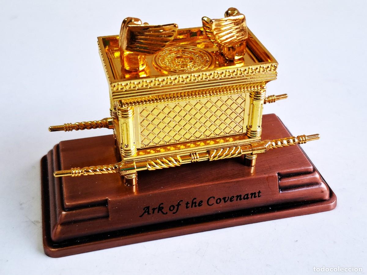 Antig&uuml;edades: EL ARCA DE LA ALIANZA - FIGURA DECORATIVA DE 11.CM X 5.5.CM X 7.5.CM - DE METAL