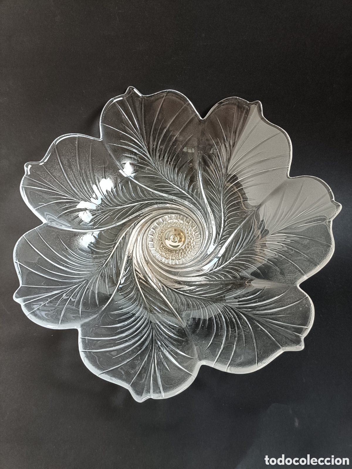 Antig&uuml;edades: Centro de mesa vintage de cristal tallado con forma de flor
