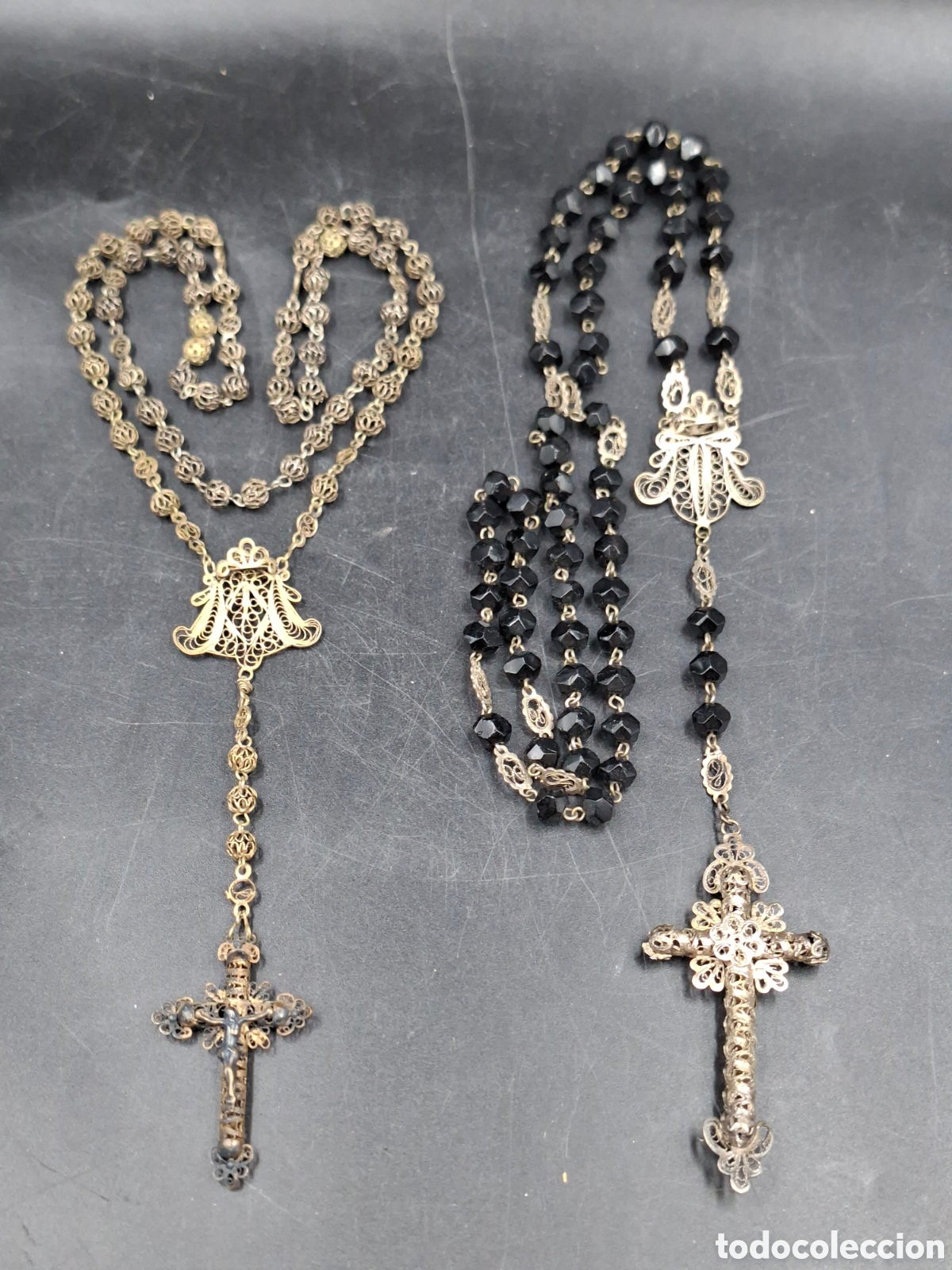 Antig&uuml;edades: Antiguos rosarios S.XIX filigrana y cuentas negras facetas 50 cm, y filigrana plata sobredorada 43cm