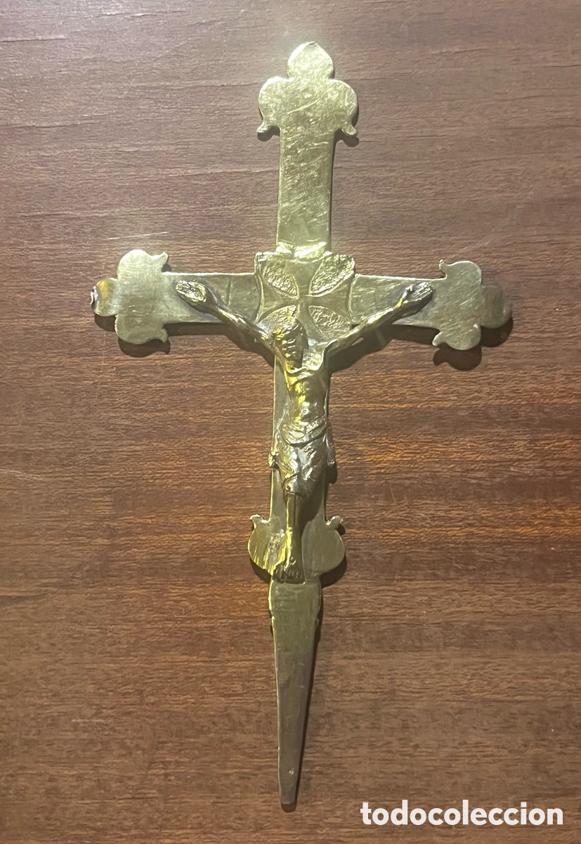 Antiquit&eacute;s: ANTIGUO CRUCIFIJO CON CRISTO PLATA DORADA - SIGLO XVIII-XIX