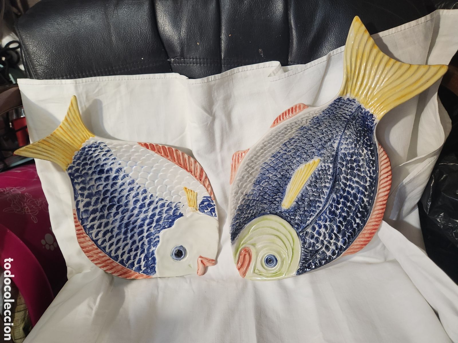 Antiquit&auml;ten: 2 BANDEJAS DE CERAMICA PORTUGAL. FORMA DE PEZ
