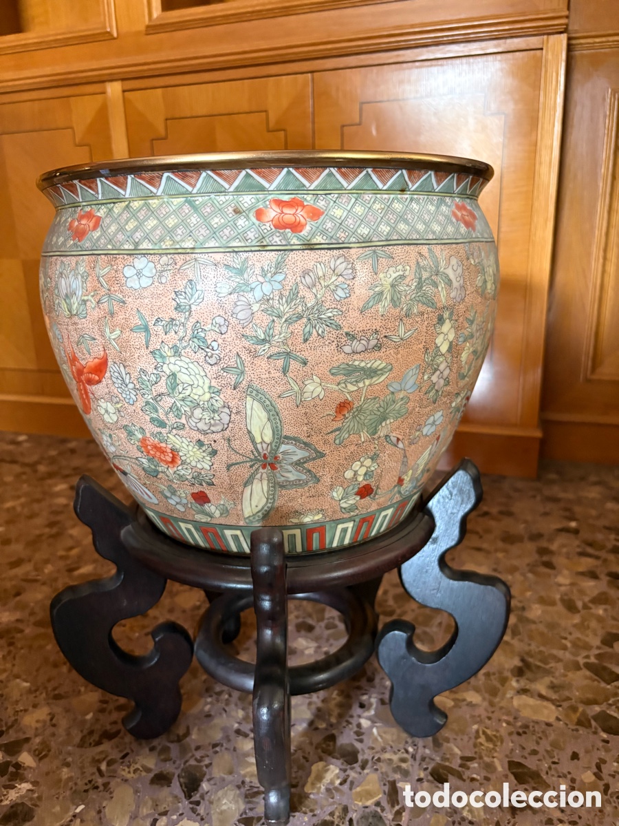 Antig&uuml;edades: Macetero de porcelana china estilo Tongzhi con peana y certificado &ndash; Pintado a mano